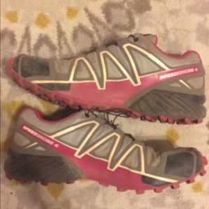 Trail running shoes